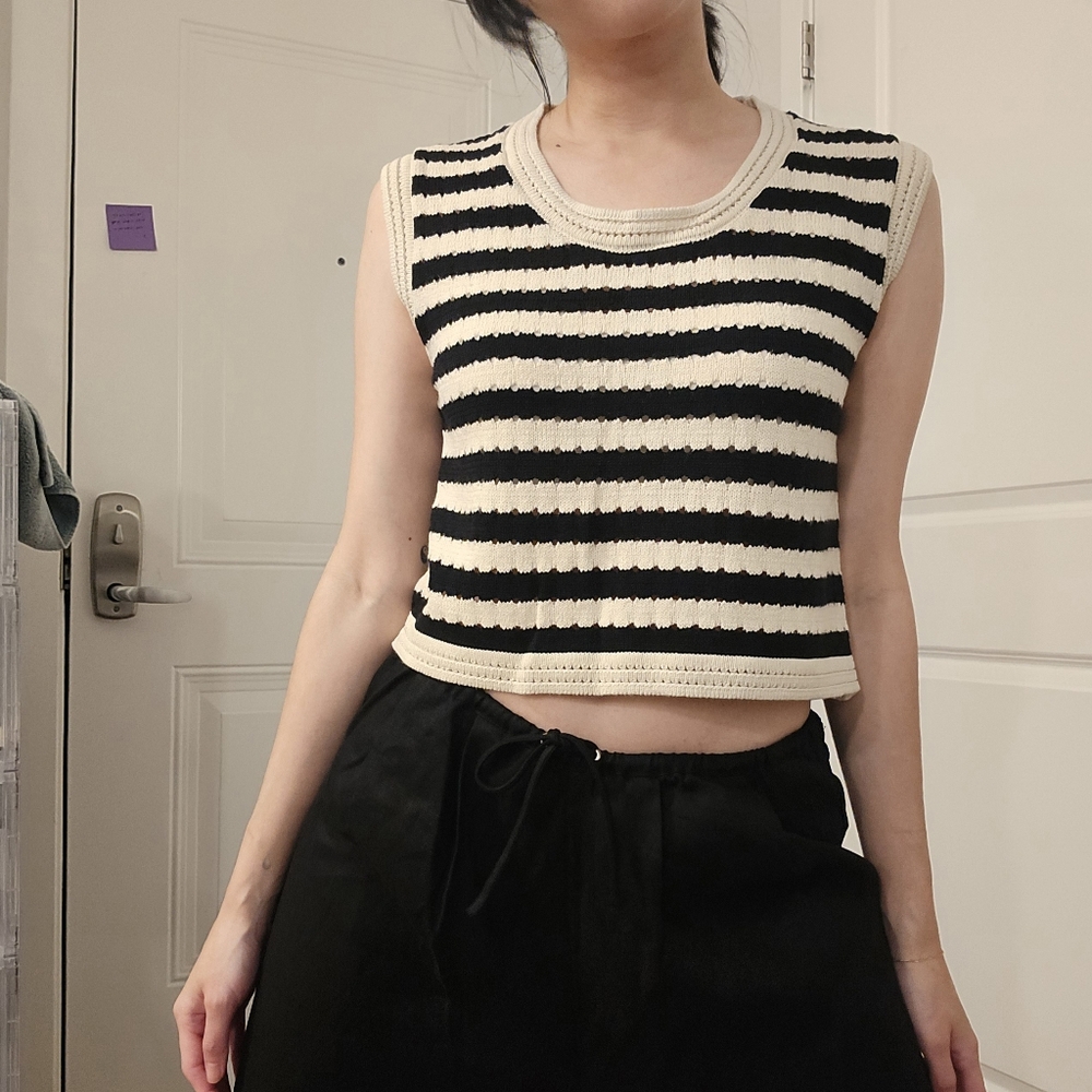 French style cropped knit sweatee